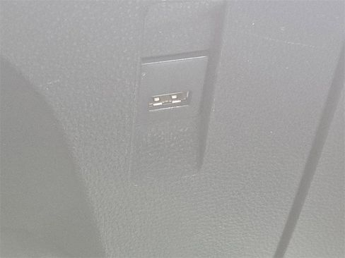 Used 2021 Toyota Corolla LE image 30