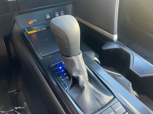 Used 2025 Toyota Camry LE image 41