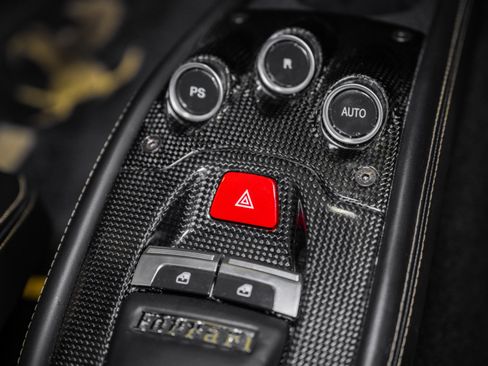 Used 2011 Ferrari 458 Italia Coupe RWD image 38
