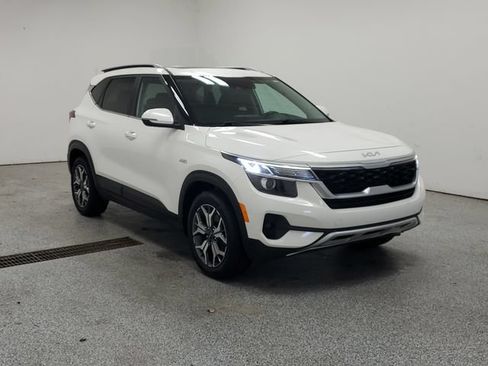 Used 2022 Kia Seltos EX AWD/4WD image 2