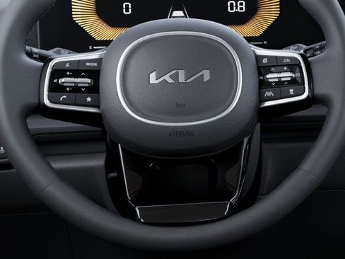 New 2026 Kia Carnival EX FWD image 22