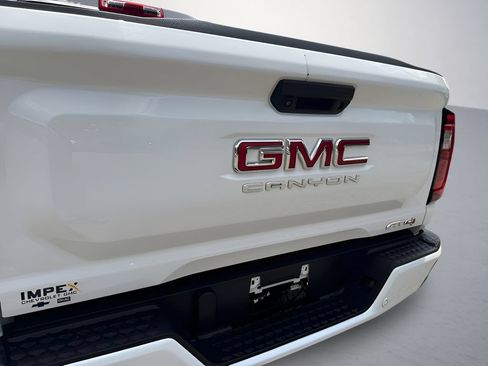 Used 2024 GMC Canyon AT4 w/ AT4 Premium Package AWD/4WD image 33