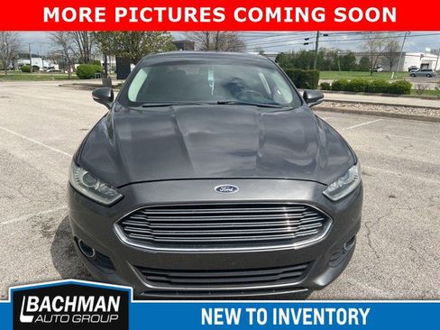 Used 2015 Ford Fusion SE w/ Equipment Group 201A image 3
