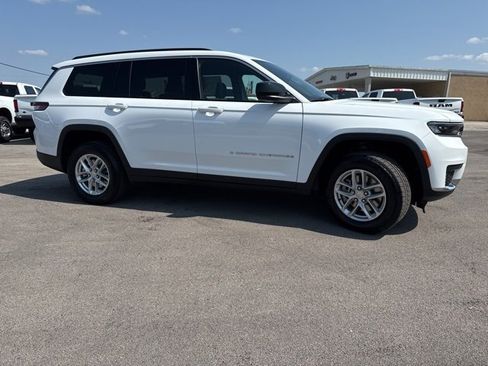 New 2025 Jeep Grand Cherokee L Laredo image 9