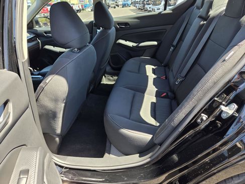 Used 2025 Nissan Altima 2.5 SV FWD image 13