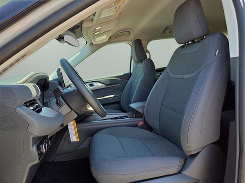 New 2026 Ford Explorer Active AWD/4WD image 15