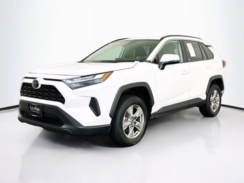 Used 2024 Toyota RAV4 XLE image 3
