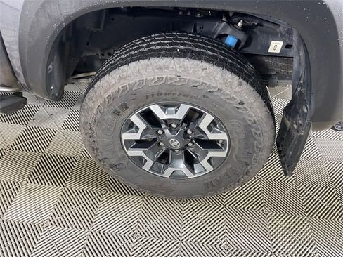 Used 2020 Toyota Tacoma TRD Off-Road w/ Technology Package image 21