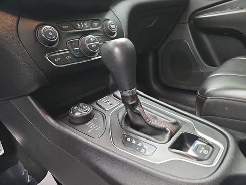 Used 2020 Jeep Cherokee Trailhawk w/ Cold Weather Group image 36