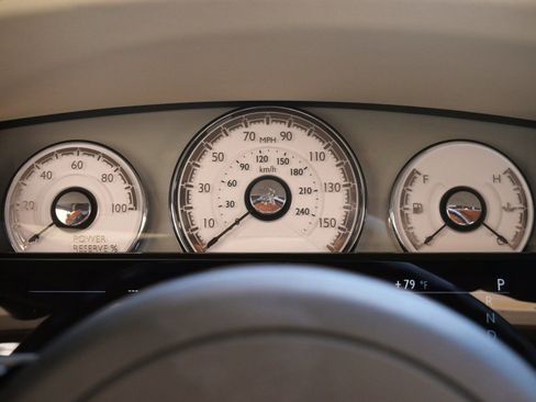 Certified 2018 Rolls-Royce Dawn image 16