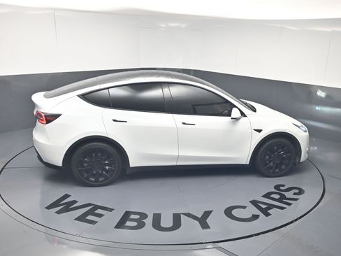 Used 2021 Tesla Model Y Long Range AWD/4WD image 34