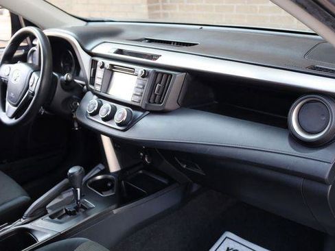 Used 2018 Toyota RAV4 LE image 28