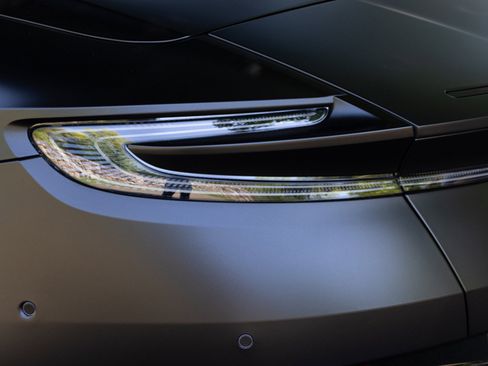 Used 2025 Aston Martin DB12 Convertible RWD image 32