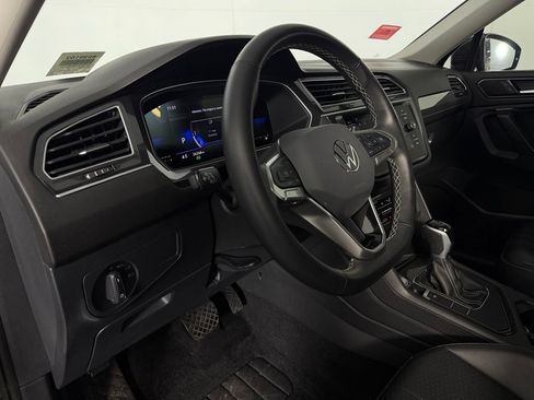 Used 2024 Volkswagen Tiguan SE FWD image 13