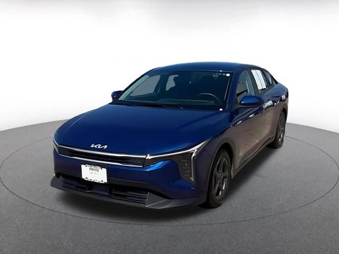 Used 2025 Kia K4 FWD image 3