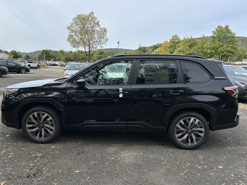 New 2025 Subaru Forester Touring image 5