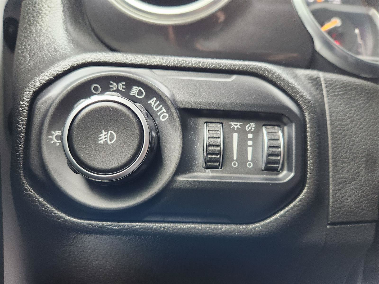 Used 2022 Jeep Wrangler Unlimited Sahara AWD/4WD image 24