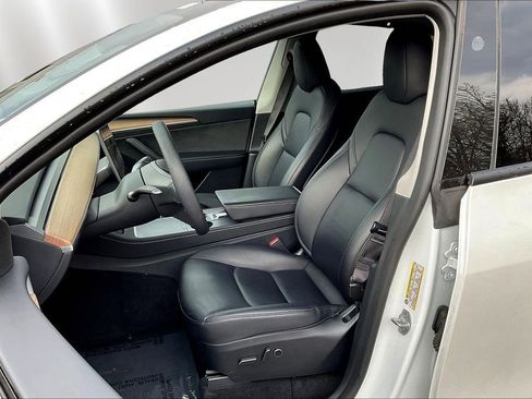 Used 2024 Tesla Model Y Long Range image 20