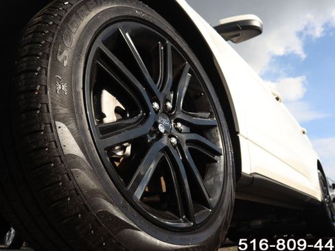 Used 2022 Ford Edge ST-Line image 9