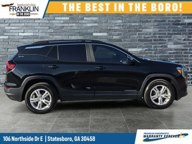 Used 2024 GMC Terrain SLE w/ Driver Convenience Package FWD image 7