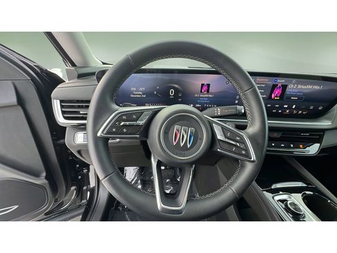 Used 2025 Buick Envision Preferred image 22