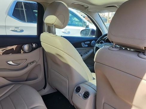 Used 2017 Mercedes-Benz GLC 300 4MATIC image 12