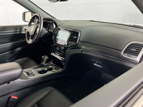 Used 2022 Jeep Grand Cherokee Limited image 29