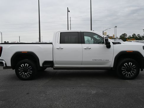 Used 2024 GMC Sierra 2500 Denali Ultimate AWD/4WD image 11