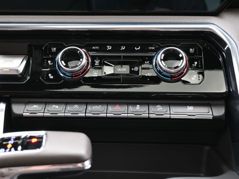 Used 2024 GMC Sierra 1500 Denali w/ Denali Reserve Package image 38