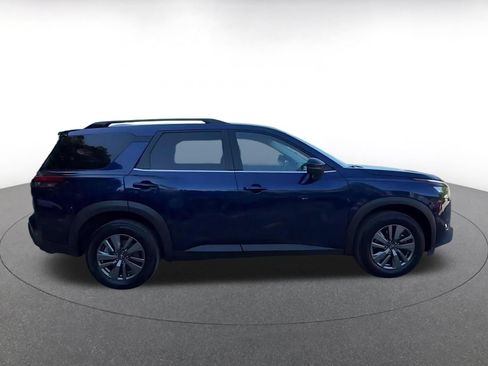 Used 2025 Nissan Pathfinder SV AWD/4WD image 15