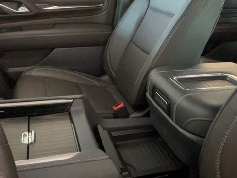Used 2024 GMC Yukon Denali w/ Advanced Technology Package AWD/4WD image 21