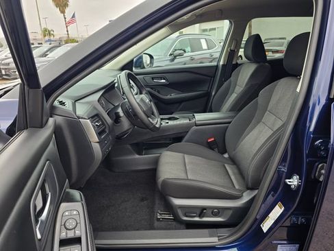 Used 2025 Nissan Rogue SV FWD image 14