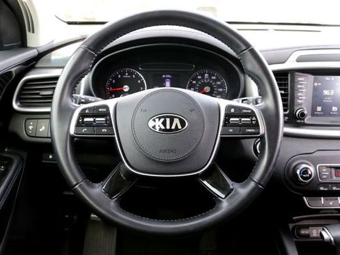 Used 2020 Kia Sorento S FWD image 27