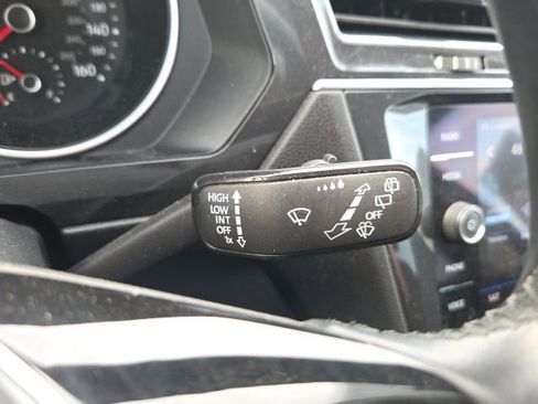 Used 2019 Volkswagen Tiguan SE image 38