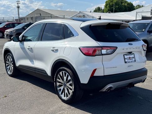 Used 2022 Ford Escape Titanium w/ Class II Trailer Tow Package AWD/4WD image 3