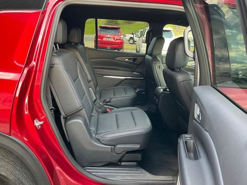 Used 2025 Chevrolet Traverse LT w/ Enhanced Driving Package FWD image 10