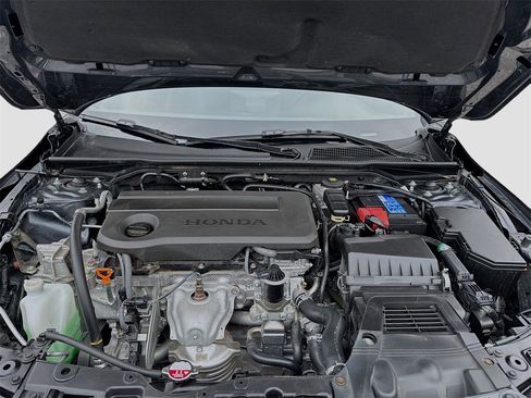 Used 2025 Honda Civic Sport image 27