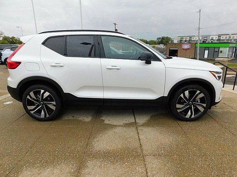 New 2026 Volvo XC40 B5 Ultra w/ Climate Package AWD/4WD image 7