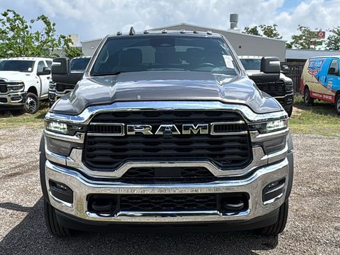 New 2026 RAM 5500 Tradesman w/ Chrome Appearance Group image 2