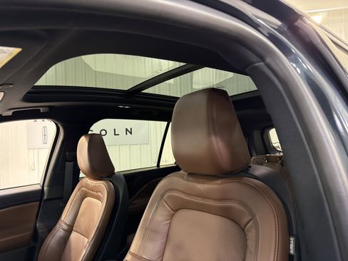 Used 2023 Lincoln Aviator Reserve w/ Equipment Group 201A image 10