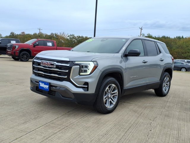 Used 2025 GMC Terrain Elevation w/ Technology Package II AWD/4WD image 2