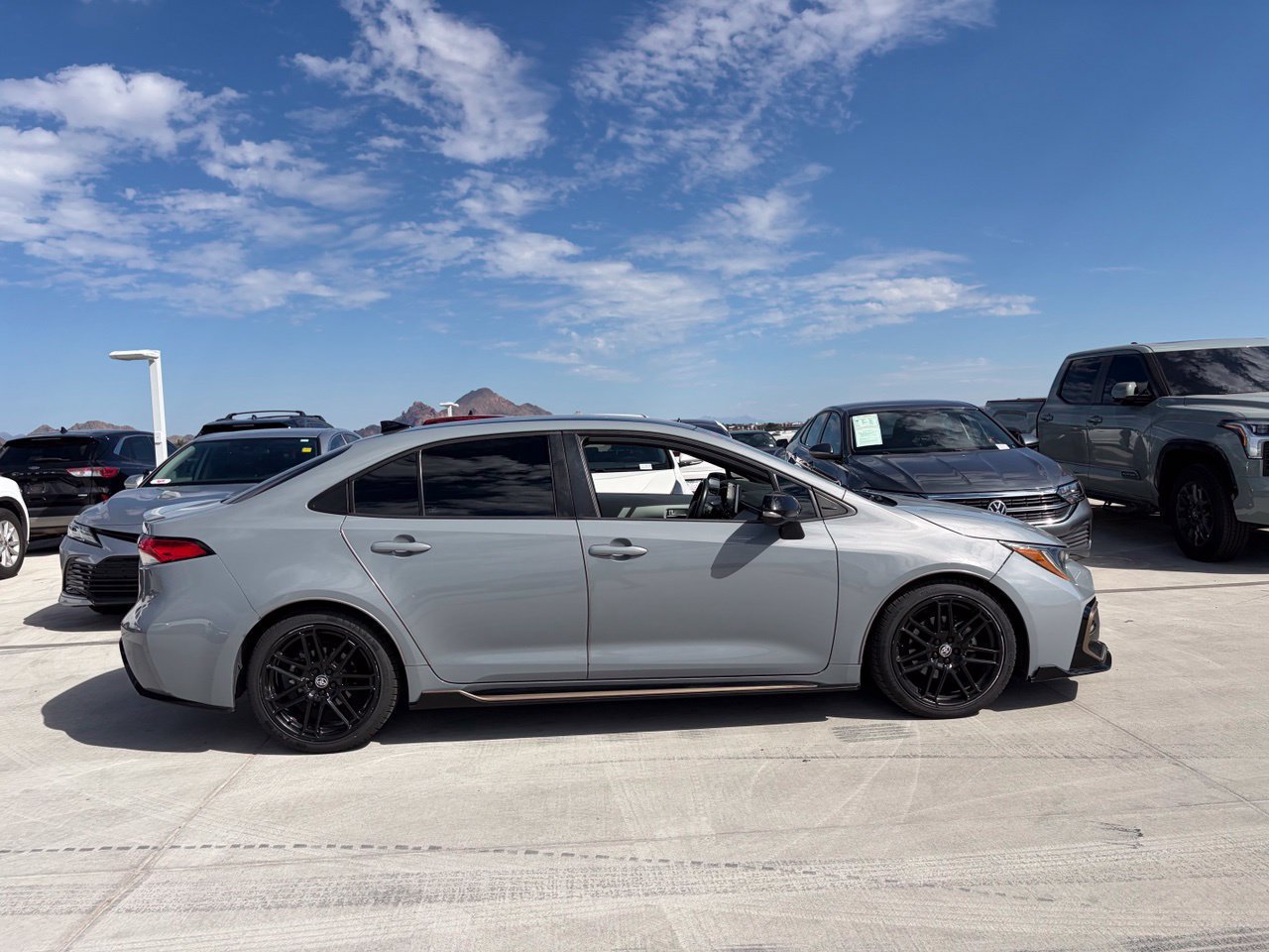 Used 2021 Toyota Corolla SE w/ Carpet Mat Package (TMS) FWD image 3