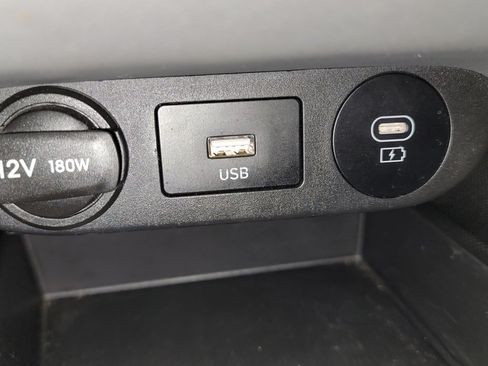 Used 2024 Hyundai Elantra SEL FWD image 25