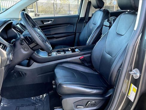 Used 2019 Ford Edge Titanium w/ Equipment Group 301A image 7
