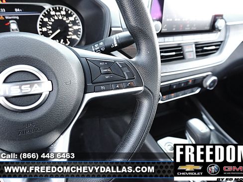 Used 2024 Nissan Altima 2.5 SV FWD image 22