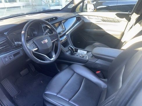 Certified 2023 Cadillac XT6 Premium Luxury image 3