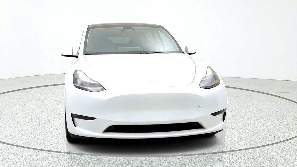 Used 2023 Tesla Model Y Long Range AWD/4WD image 2