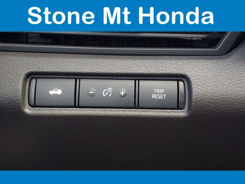 Used 2025 Nissan Altima 2.5 SV FWD image 31