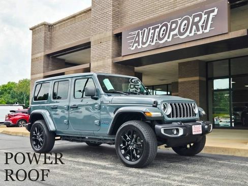 Used 2025 Jeep Wrangler Unlimited Sahara w/ Safety Group AWD/4WD image 1