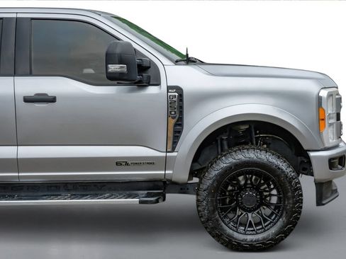 Used 2023 Ford F250 XLT AWD/4WD image 8